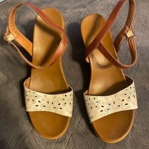 Wedge heel shoe